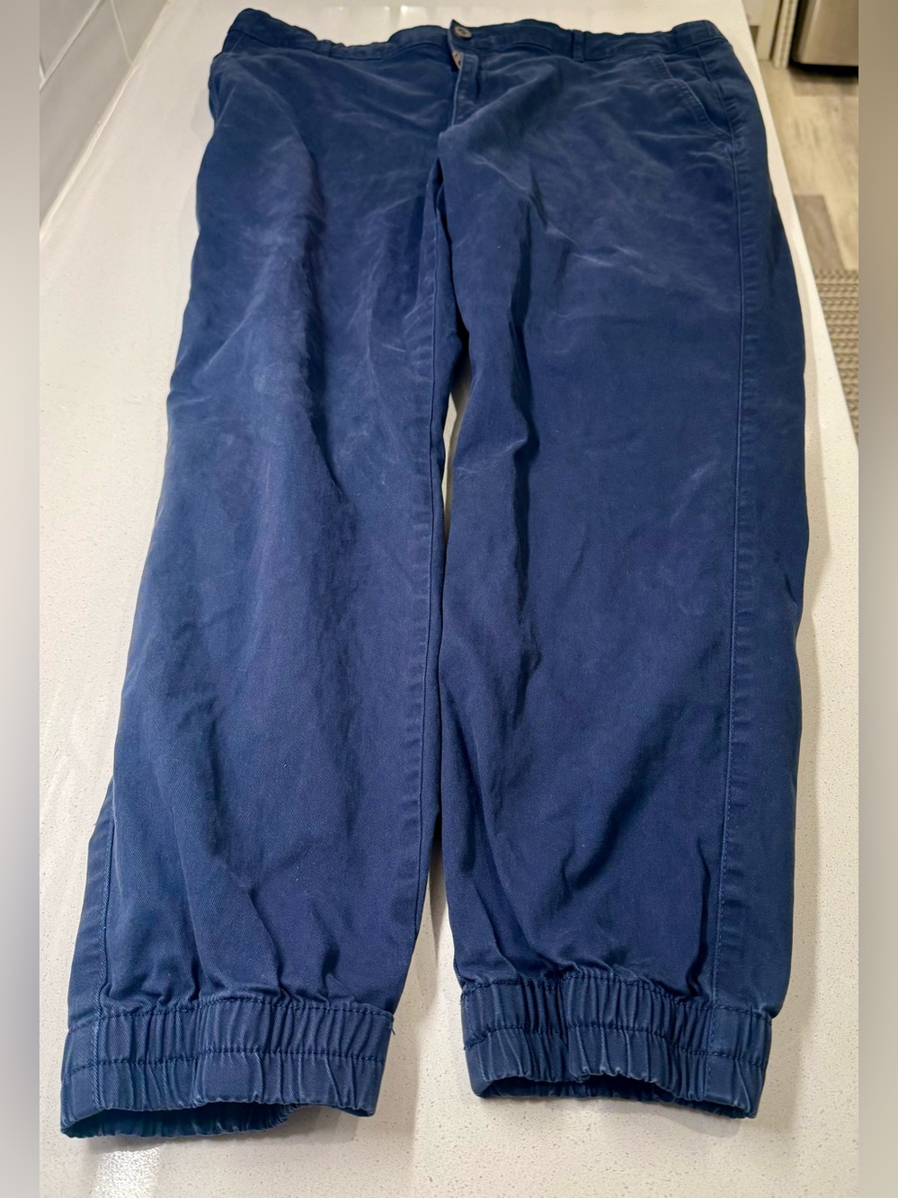 Men's Navy Blue Elastic-Cuff Joggers with Belt loop